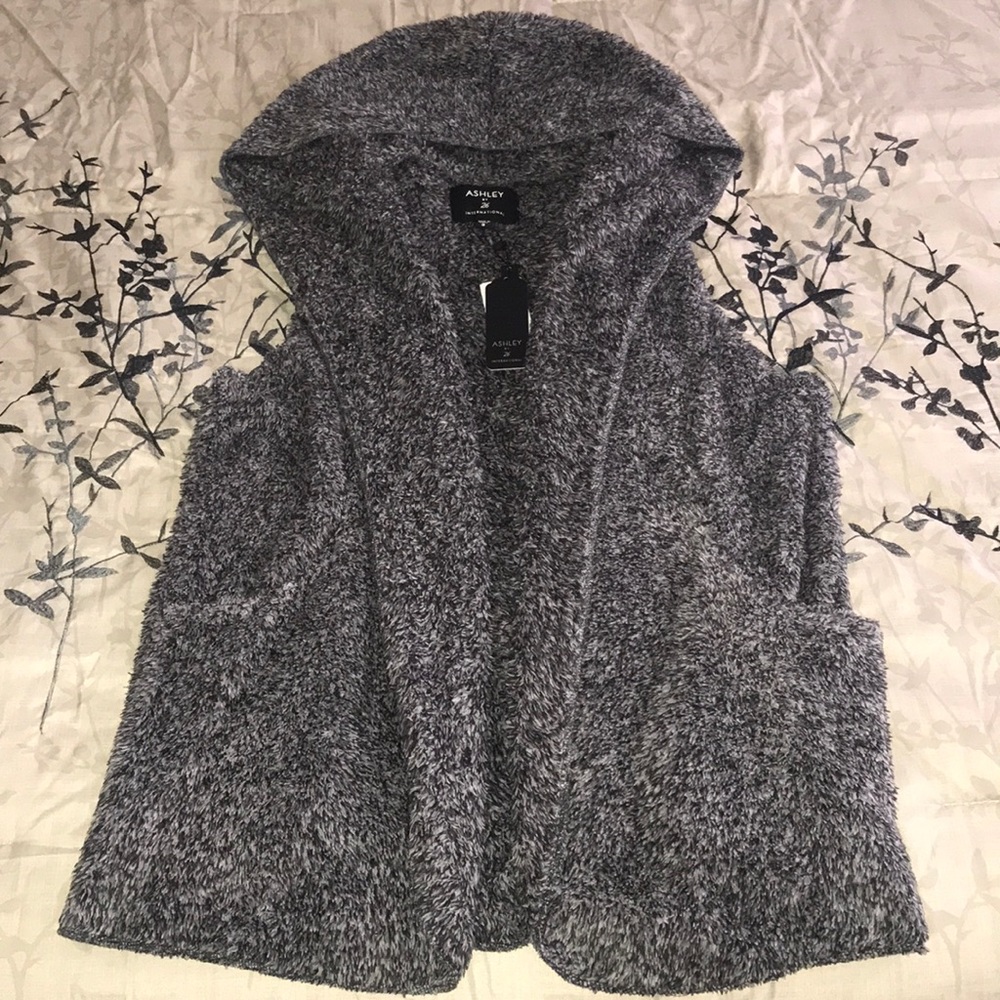 Ashley by 26 International Faux Fur Shawl